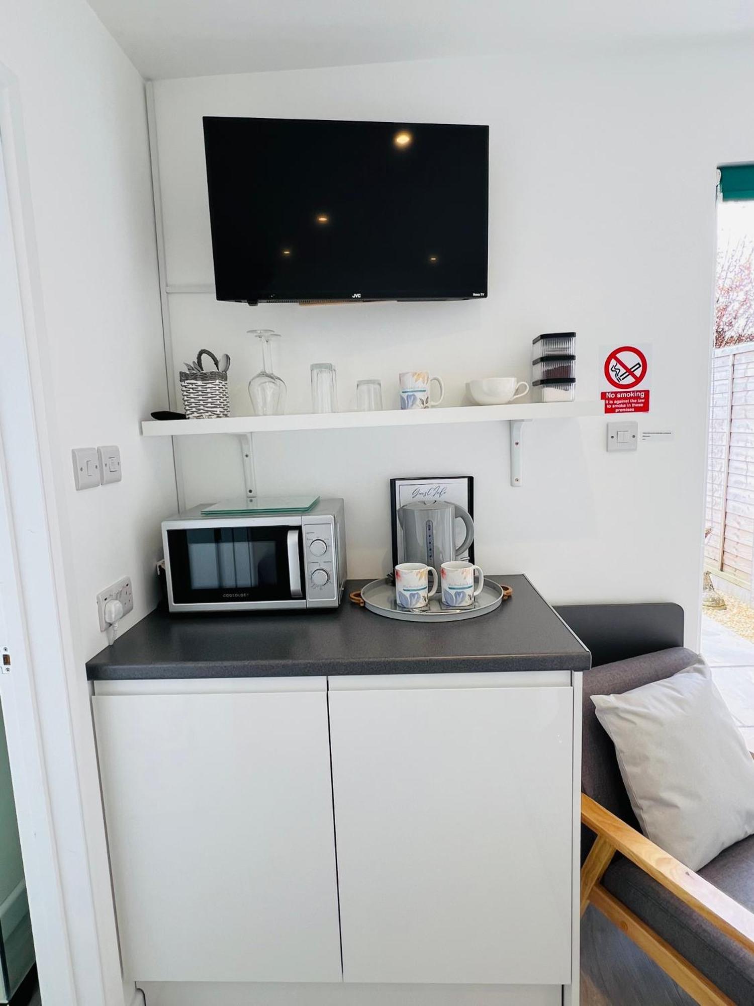 The Mudeford Gem Accommdation Christchurch  Extérieur photo